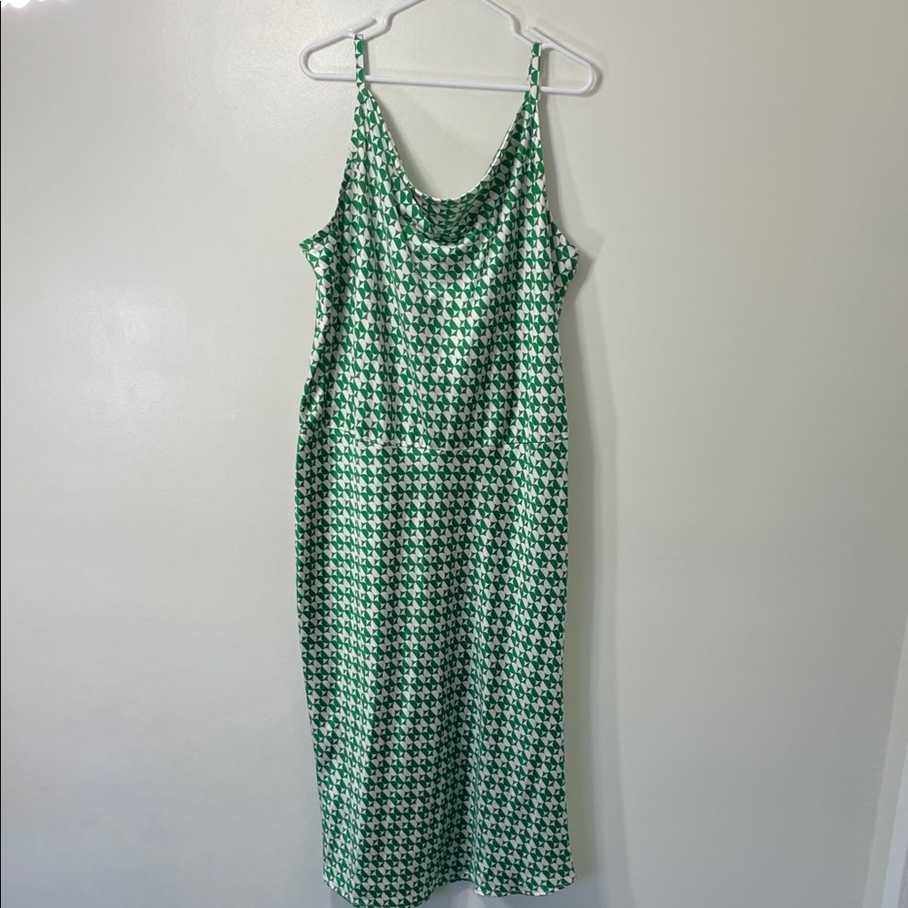 Ava & Viv Green Geometric Design Midi Dress